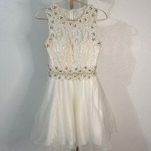 Aspeed White Floral Embellished Prom Dress